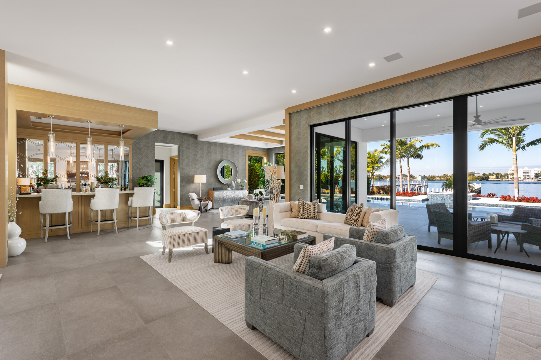 807 N Atlantic Drive, Lantana, FL, USA – 32