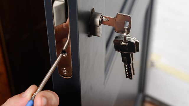 Professional Locksmith Installation