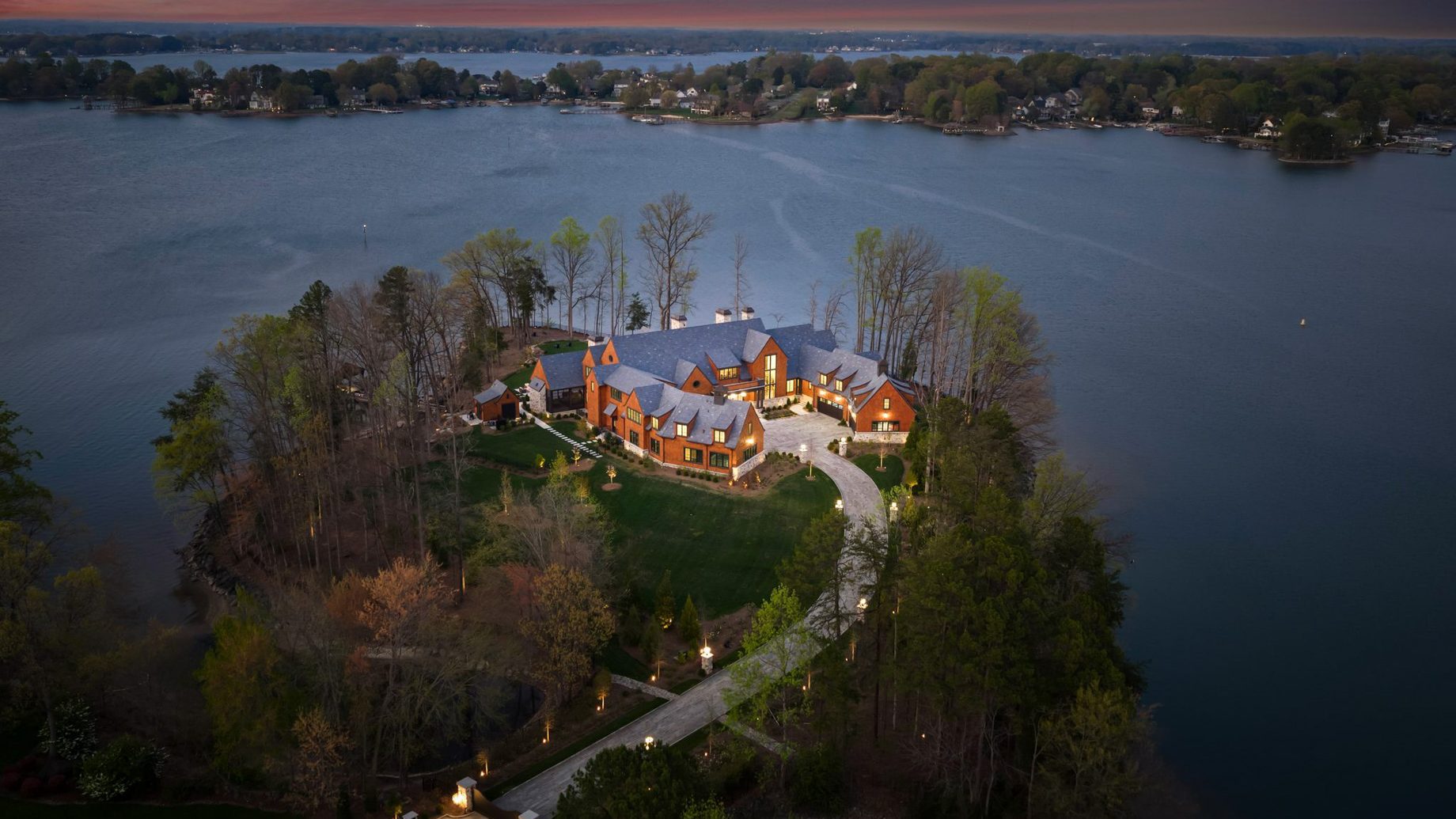 20221 Regatta Island Dr, Cornelius, NC, USA 🇺🇸 – SOLD – Tom Bramhall