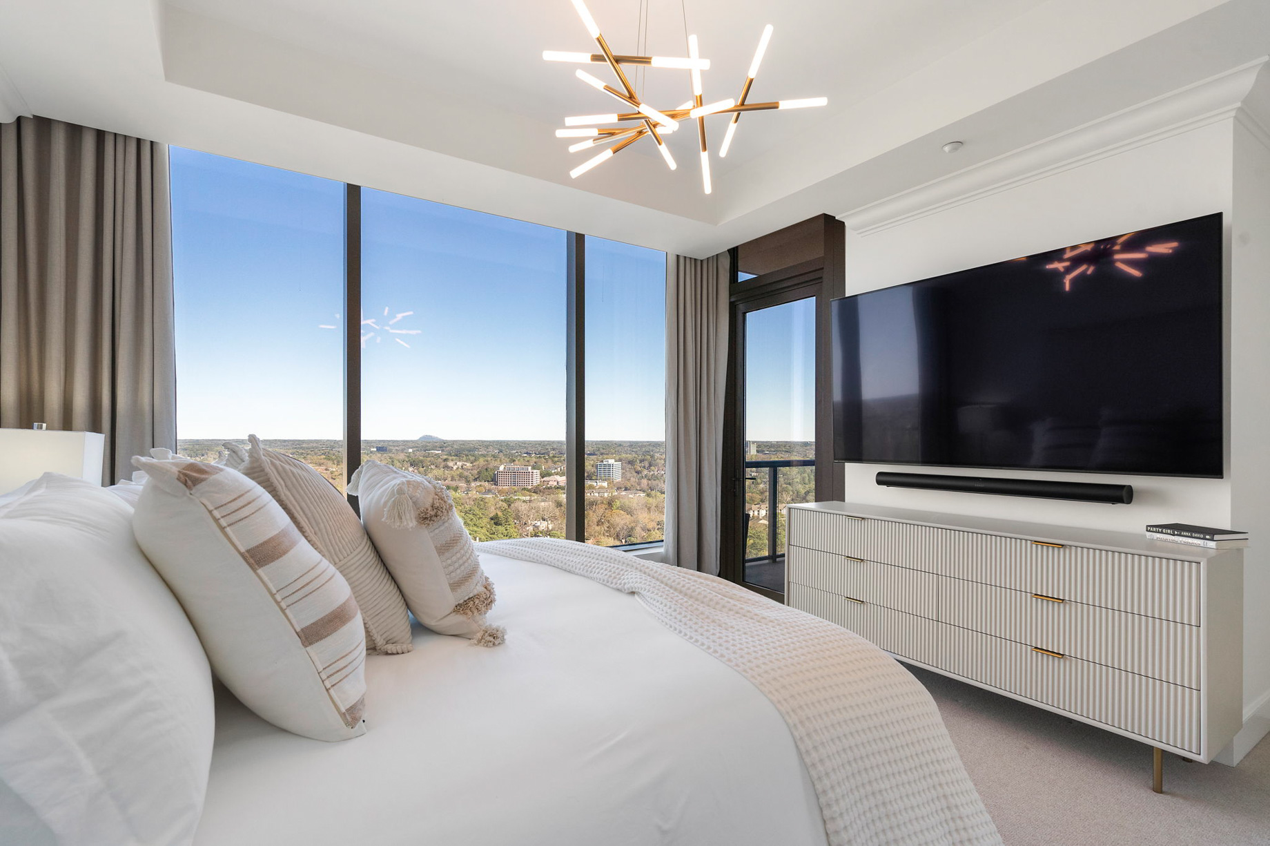 3630 Peachtree Rd NE, Unit 2204, Atlanta, GA, USA – 30