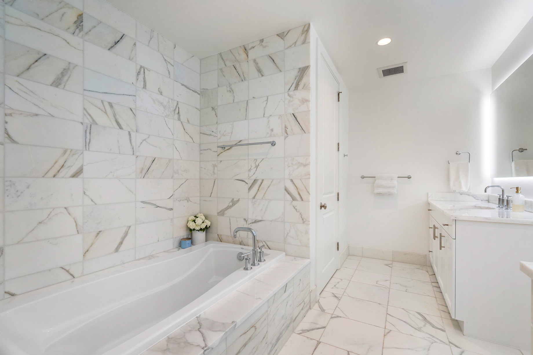 3630 Peachtree Rd NE, Unit 2204, Atlanta, GA, USA – 37