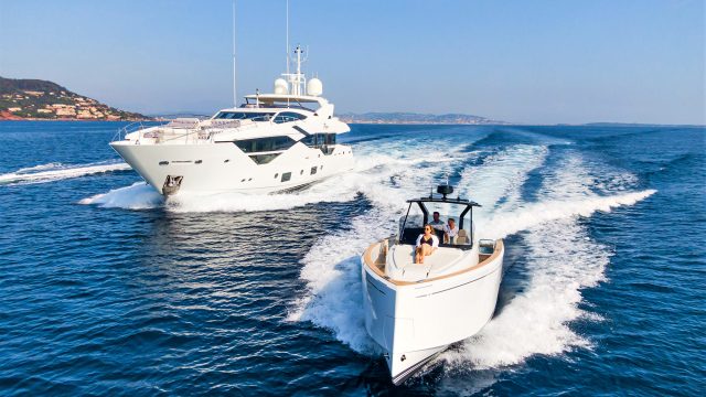 Superyacht FLEUR Cruising with Lilly - The Glass House at Sea