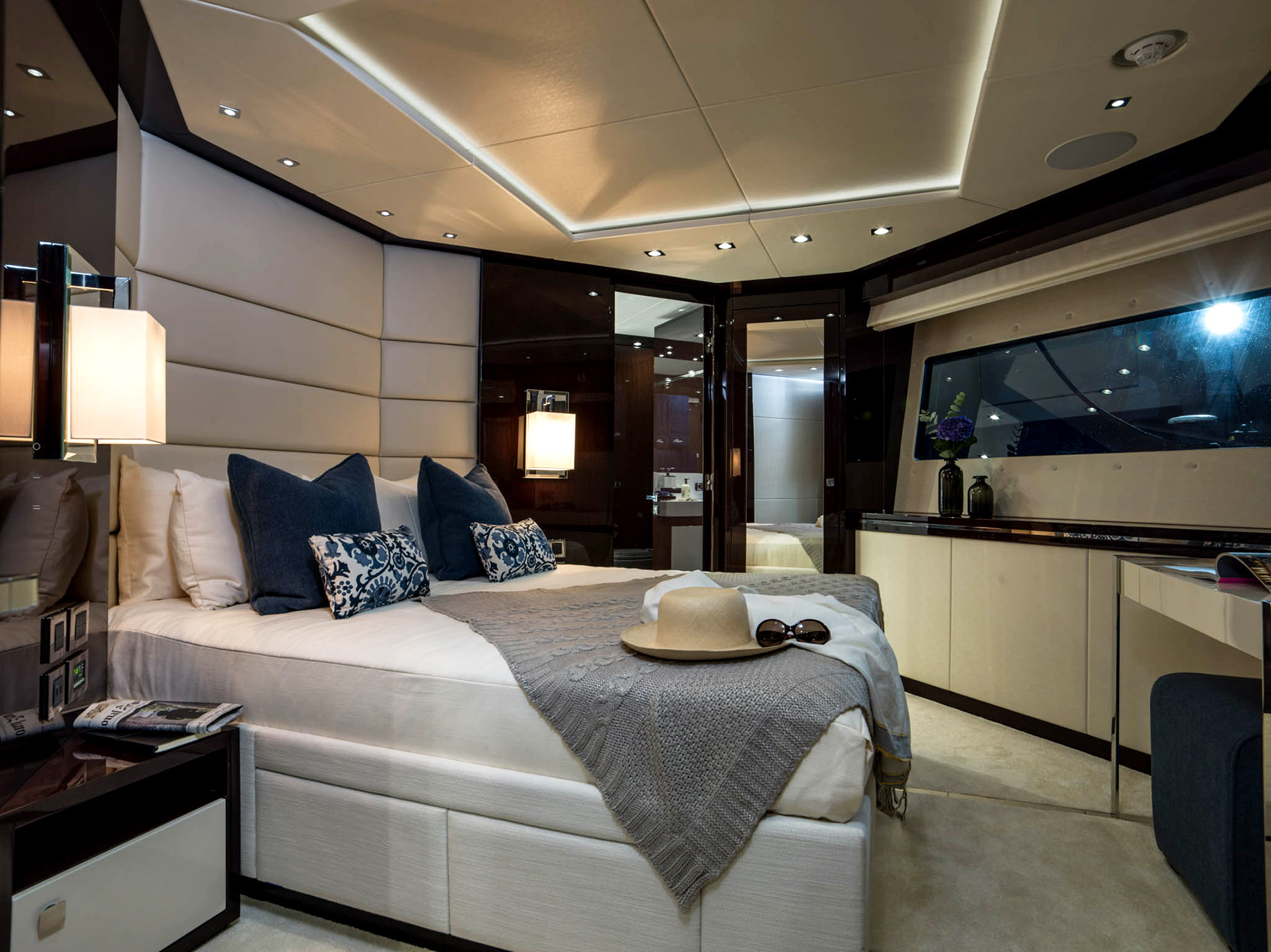Superyacht FLEUR Master Bedroom 2 - The Glass House at Sea