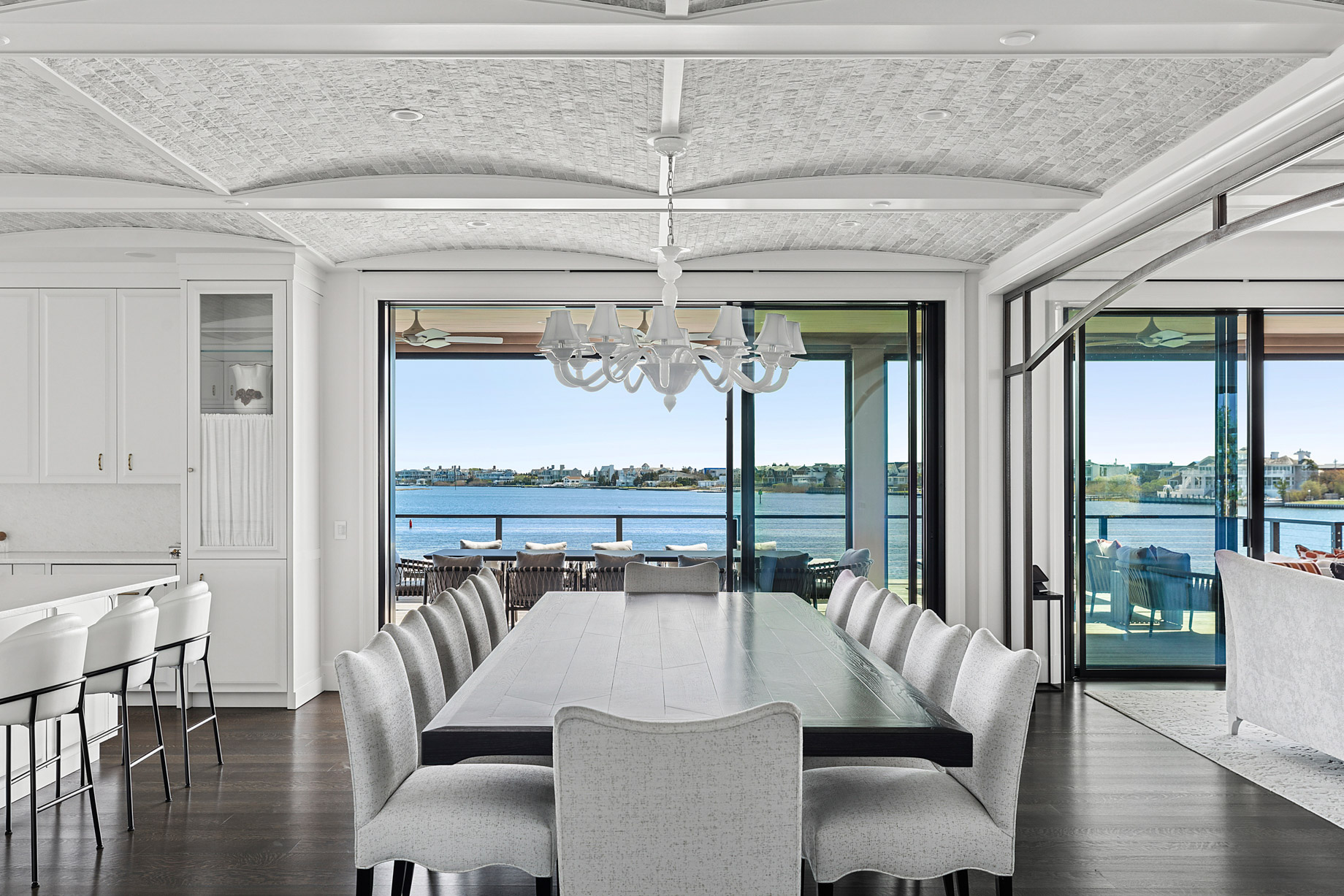 34 Westbridge Road, Westhampton Beach, NY, USA – 11