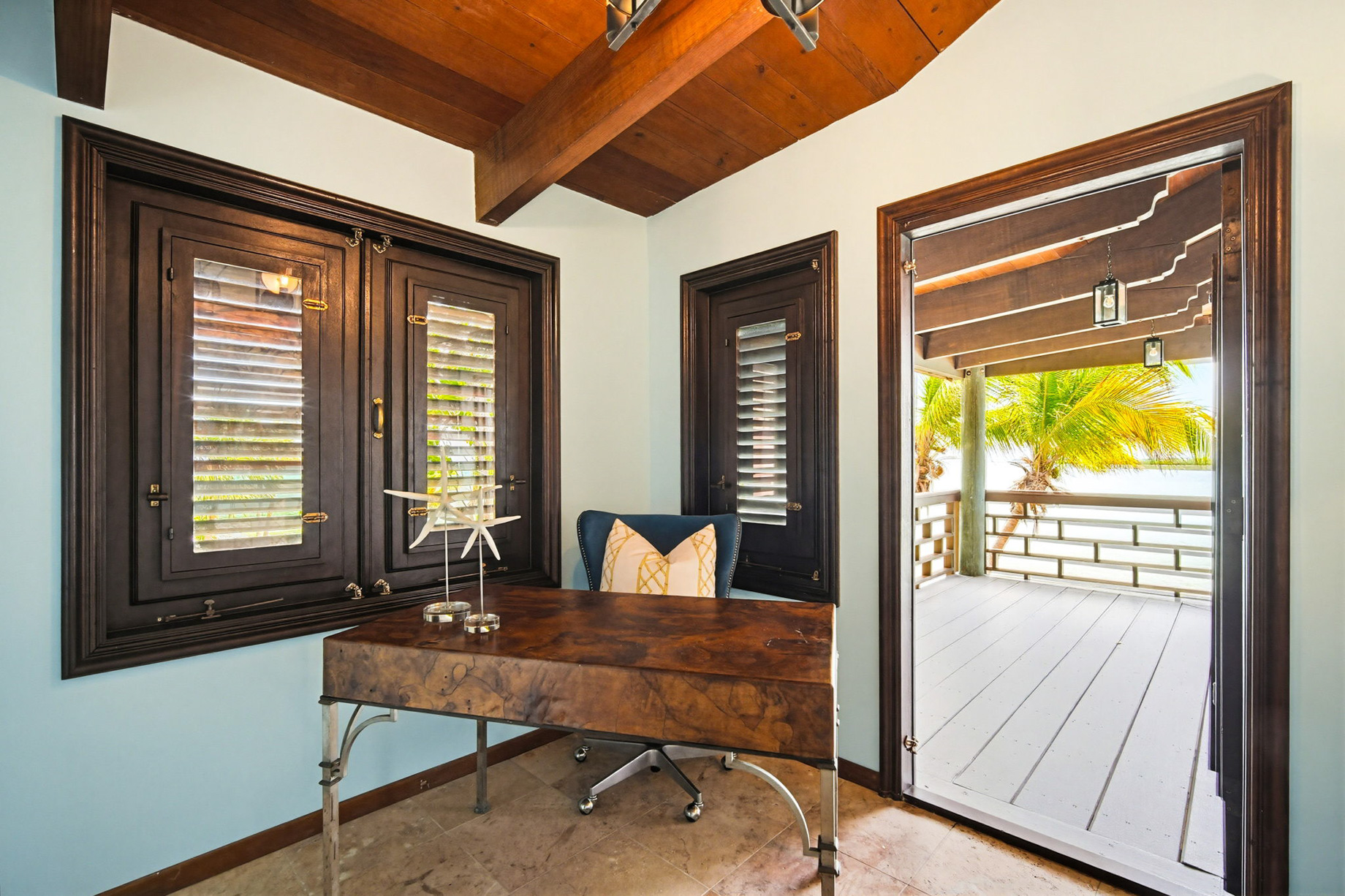 87 Cannon Royal Dr, Shark Key, FL, USA – 32