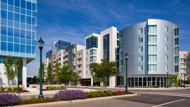 Downtown-Style Living with Suburban Modern Apartments in Chesapeake, VA, USA