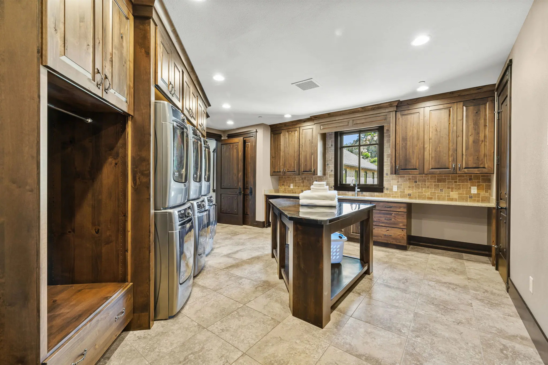 Montana Chateau Estate – 5650 Canyonwoods Dr, Billings, MT, USA – 84