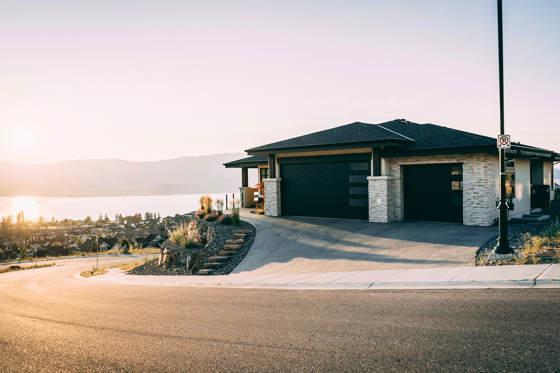 Premium Garage at a Modern Contemporary House