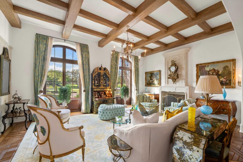 The Oaks Estate - 12321 Fort King Highway, Tampa, FL, USA - 12