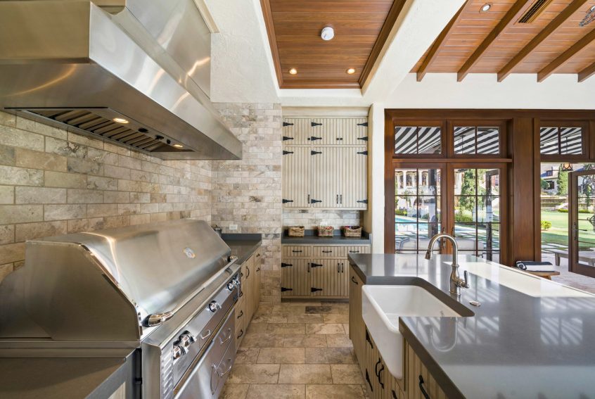 The Oaks Estate - 12321 Fort King Highway, Tampa, FL, USA - 32