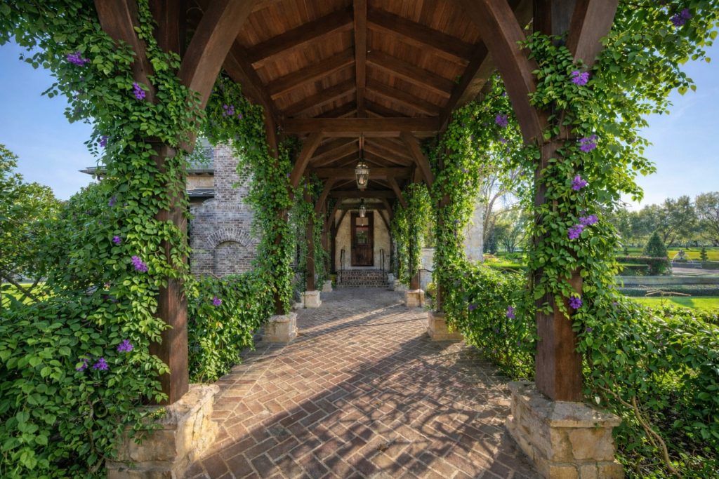 The Oaks Estate - 12321 Fort King Highway, Tampa, FL, USA - 70