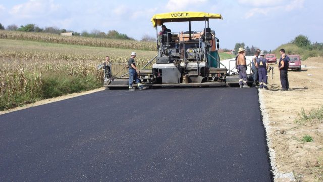 How Do You Verify an Asphalt Contractor Online?