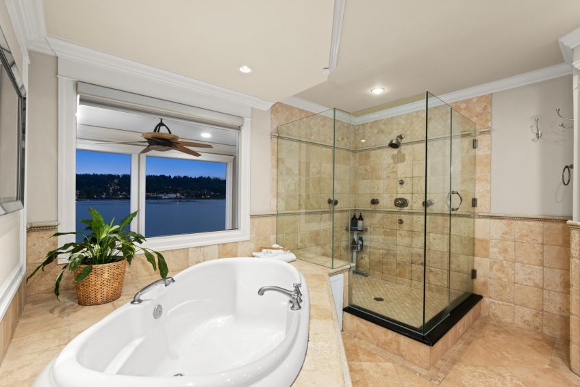 648 Alderside Road, Port Moody, BC, Canada - 97