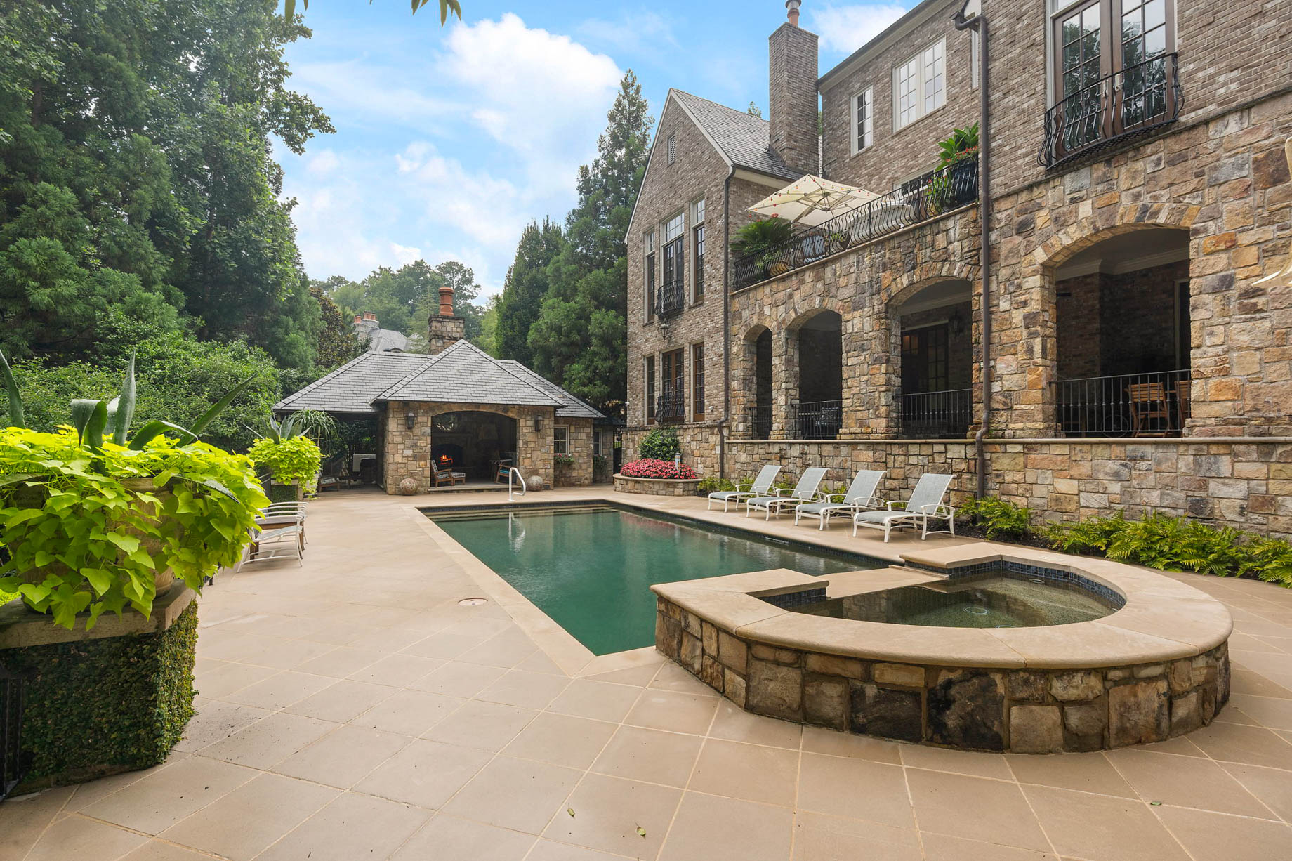675 W Paces Ferry Rd NW #4, Atlanta, GA, USA – 95