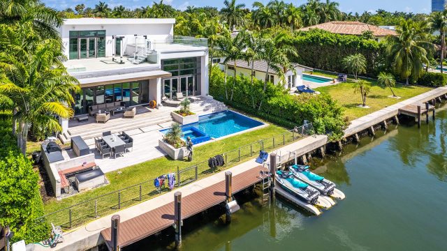 Custom Waterfront Luxury House with Dock in Miami Beach, Florida, USA