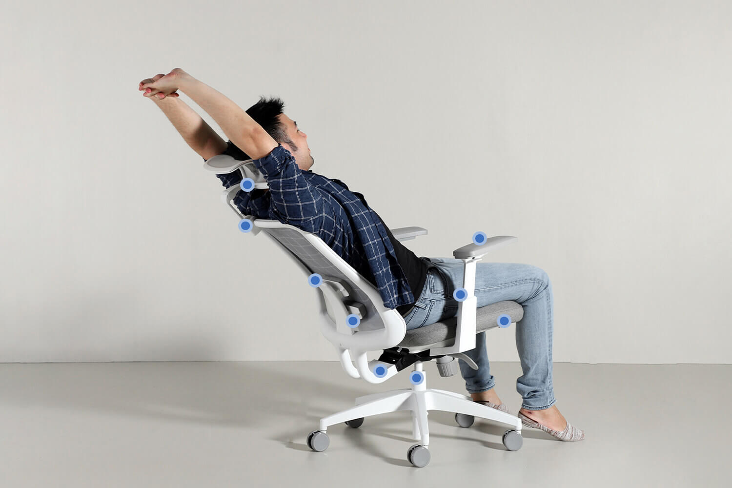 Who Benefits Most from Ergonomic Office Furniture?
