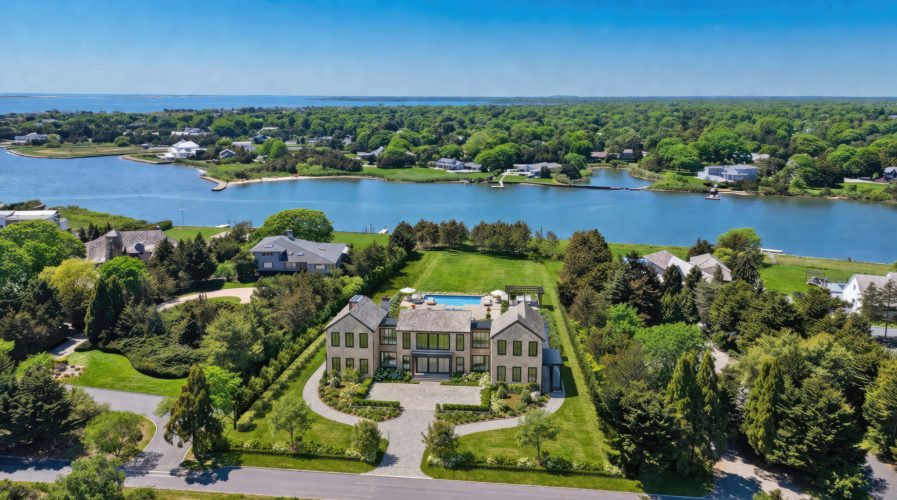 11 Pine Tree Lane, Westhampton, NY, USA - 2 11 Pine Tree Lane, Westhampton, NY, USA - 2