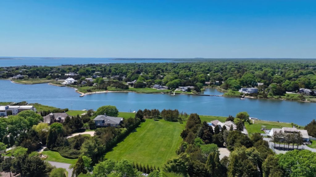11 Pine Tree Lane, Westhampton, NY, USA - 6 11 Pine Tree Lane, Westhampton, NY, USA - 6