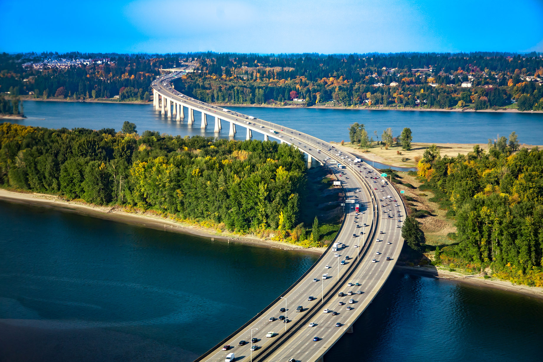 Aerial view of the Glenn L. Jackson Memorial Bridge carrying Interstate 205 across the Columbia River between Portland, Oregon, and Vancouver, Washington.