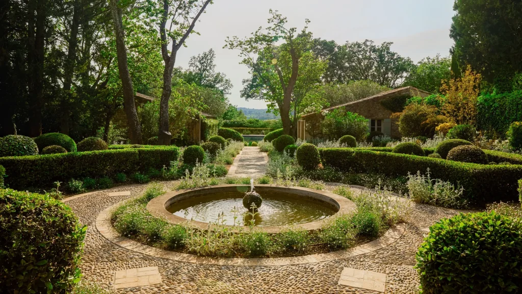 Year-Round Gardening Becomes the New Backyard Luxury