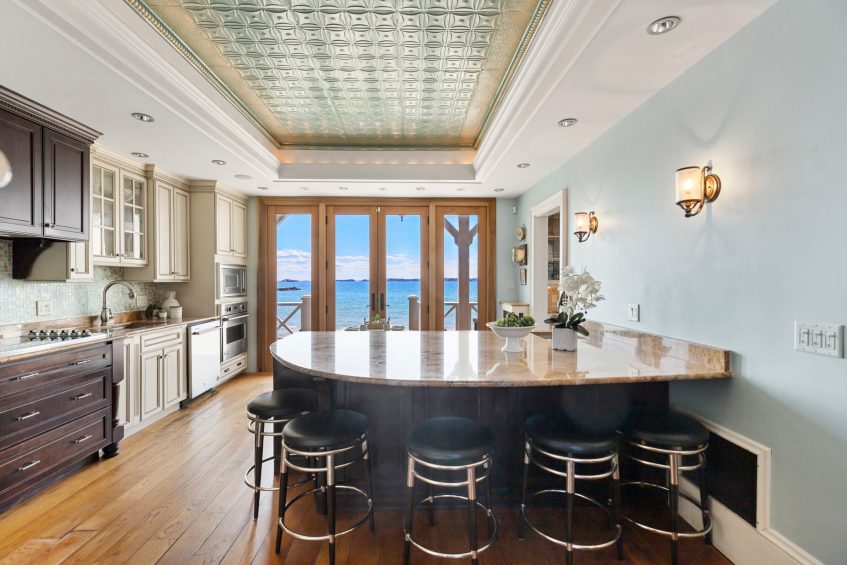 251 Puritan Rd, Swampscott, MA, USA - 7 251 Puritan Rd, Swampscott, MA, USA - 7