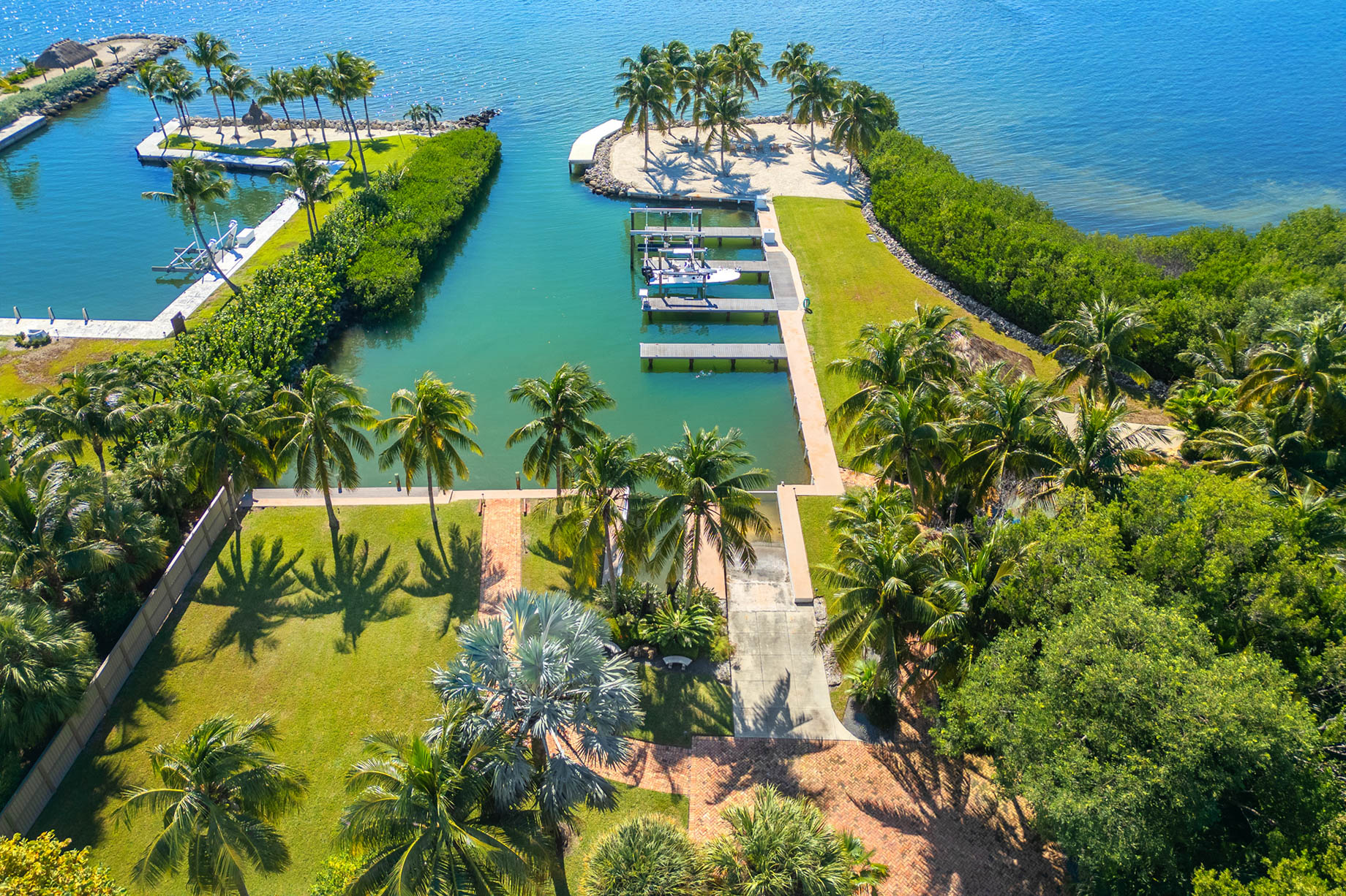 Blue Water Lagoon Estate – 16750 Old State Rd 4a, Sugarloaf Key, FL, USA – 17