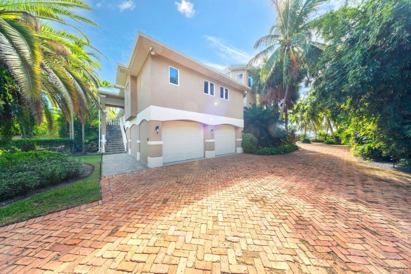 Blue Water Lagoon Estate - 16750 Old State Rd 4a, Sugarloaf Key, FL, USA - 32