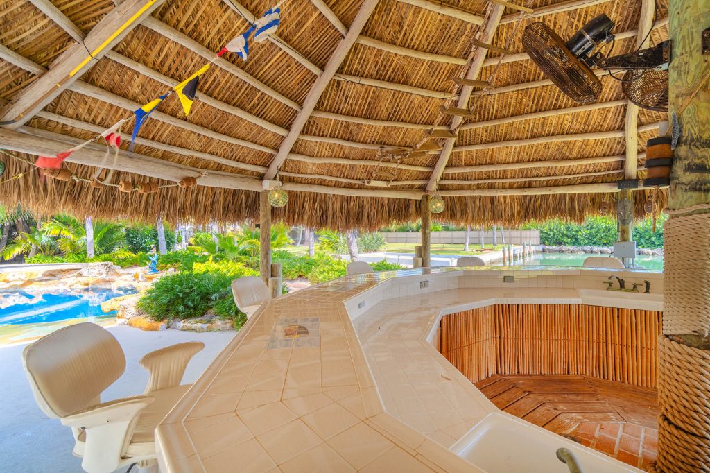 Blue Water Lagoon Estate - 16750 Old State Rd 4a, Sugarloaf Key, FL, USA - 98