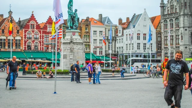 Following a World Tour Across Europe How to Pick the Right City and Date